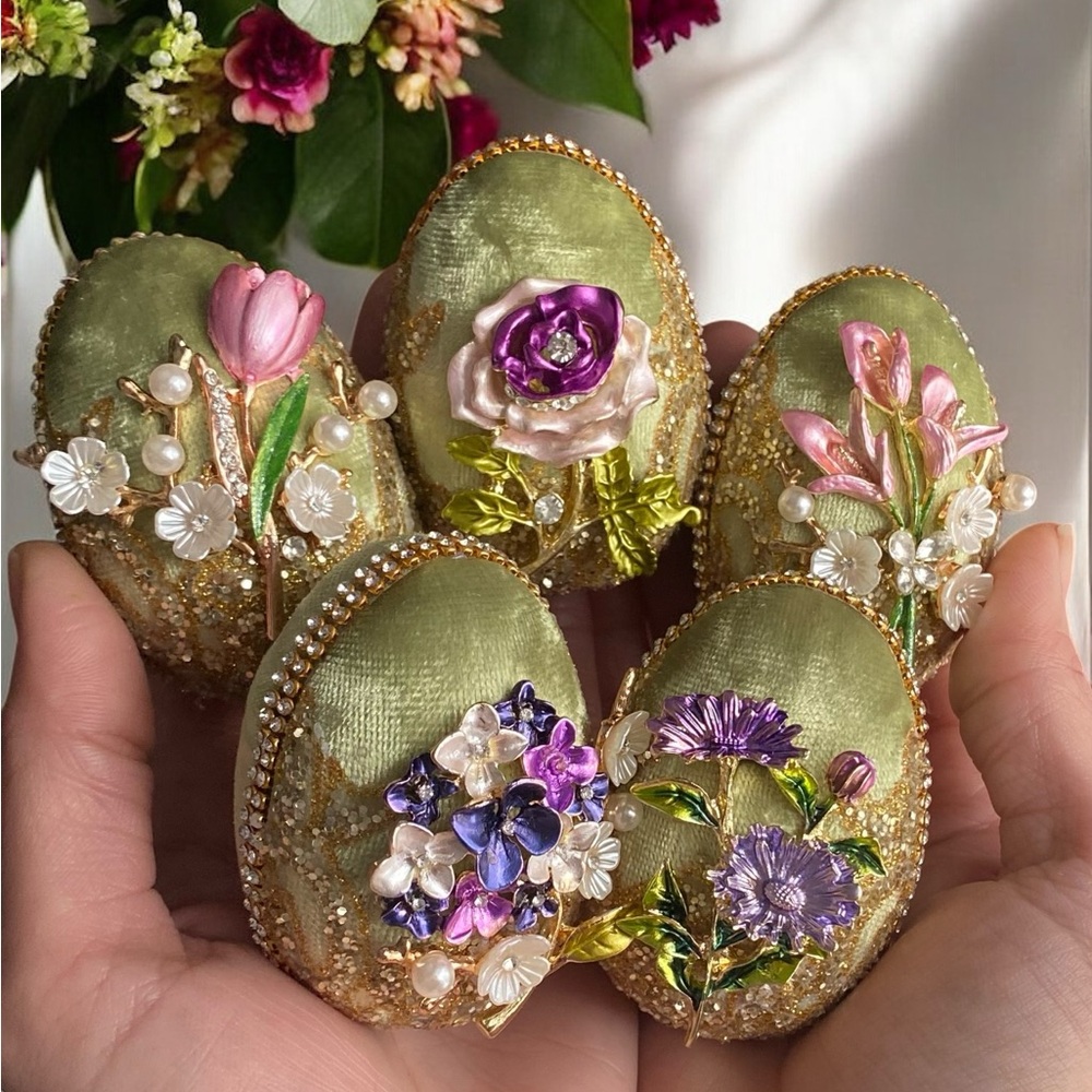 Handcrafted velvet Easter egg set of 5 pcs. Norooz eggs. Home decor.Easter decor